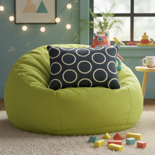 Moderne geometrische kussen met marineblauw accent