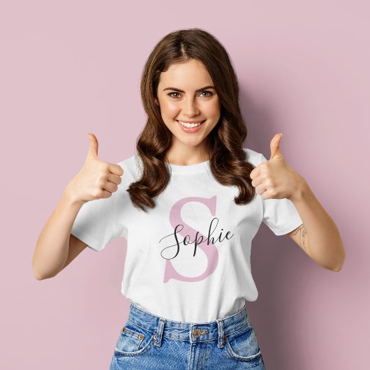 Moderne gepersonaliseerde naam Monogram roze T-shirt