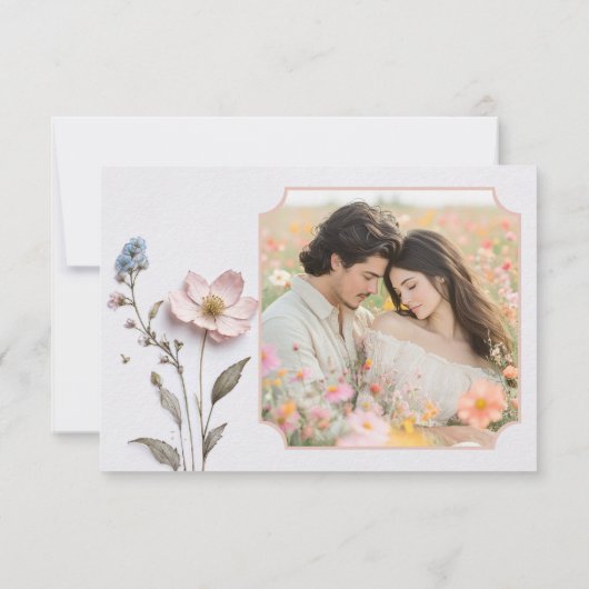 Moderne geperste pastel Wildflowers trouwfoto Save The Date (Achterkant)