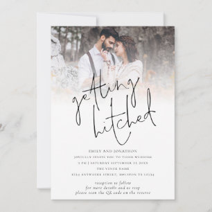 Moderne Getting Hitched-foto QR-code bruiloft Kaart