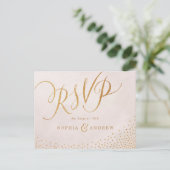 Moderne glam blush roos goudkalligrafie RSVP Uitnodiging Briefkaart (Staand voorkant)