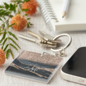 Moderne Glitter Marmeren Monogram Sleutelhanger (Voorkant Rechts)