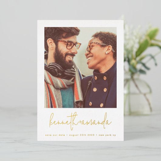 Moderne Gold Custom Names Simple Save the Date Folie Uitnodiging (Staand Voorkant)