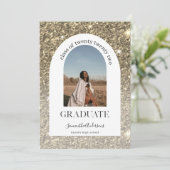 Moderne Gold Glitter Arch Foto Afstuderen Kaart (Staand voorkant)