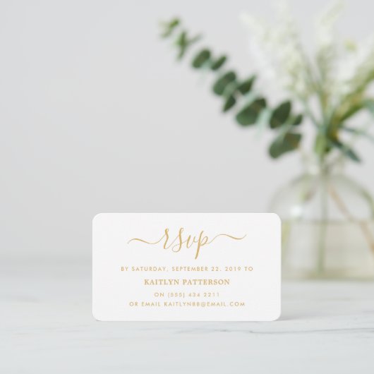 Moderne Gold & White Simple Script RSVP Informatiekaartje (Staand voorkant)