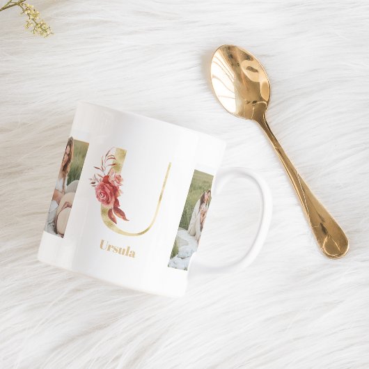 Moderne Gouden Bloem Letter U | Twee foto-monogram Koffiemok