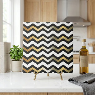 Moderne gouden zwart-wit zigzag chevronpatroon tegeltje