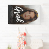 Moderne Grad Brush Script Foto Afstuderen Spandoek (Insitu)