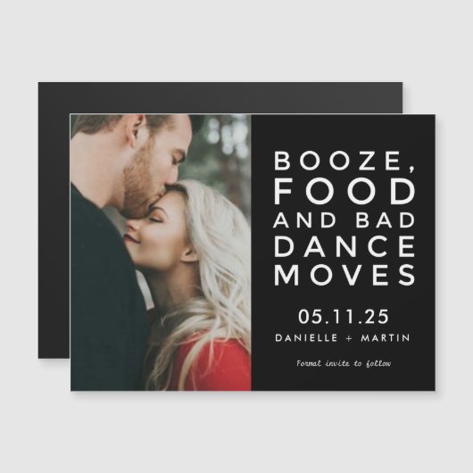 Moderne Grappige Huwelijksfoto Save the Date (Voorkant / Achterkant)