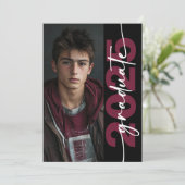 Moderne Gras Maroon Typographie Grad Faire-part (Debout devant)