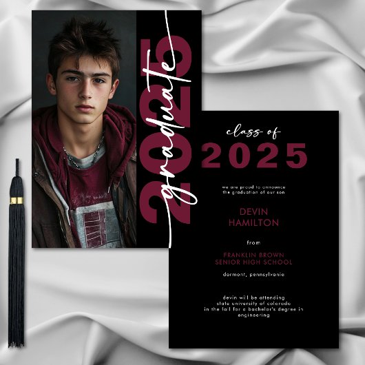 Moderne Gras Maroon Typographie Grad Faire-part