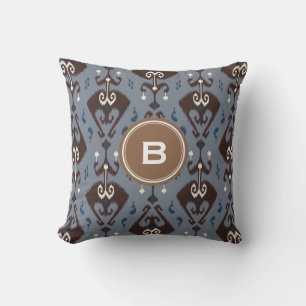 Moderne grijze bruine ikat-stam patroon monogram kussen