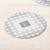 Moderne Grijze Cirkels Monogram Ronde Kartonnen Onderzetter (Gebogen)