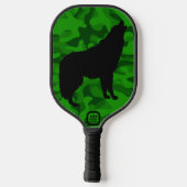 Moderne Groene Camo Zwart Wolf Silhouet Monogram | Pickleball Paddle (Achterkant)