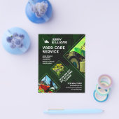 Moderne groene toon geometrische yard zorg flyer (Enkel)