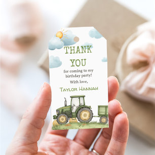 Moderne groene tractor 1e verjaardagsfeestje cadeaulabel