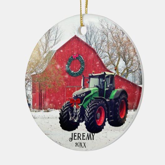 Moderne Groene Tractor "Kerstmis 20XX" Keramisch Ornament (Links)