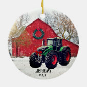Moderne Groene Tractor "Kerstmis 20XX" Keramisch Ornament (Achterkant)