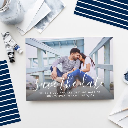 Moderne handgeschreven bruiloft foto marine save the date