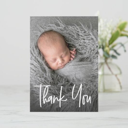 Moderne handlettering aangepaste Baby shower foto Bedankkaart (Staand voorkant)