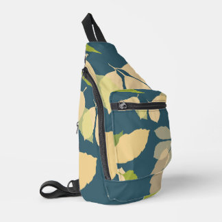 Moderne herfstbladeren met turquoise achtergrond sling bag