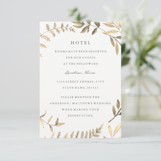 Moderne Hotelaccommodatie met Gouden Blad voor uw Informatiekaartje (Staand voorkant)