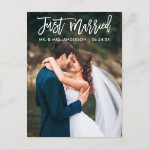 Moderne 'Just Married' Brush Script Trouwfoto Briefkaart