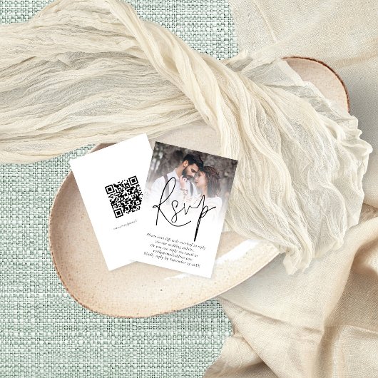 Moderne Kaart met RSVP-weddenschap over QR-code vo