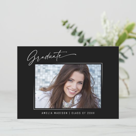 Moderne kalligrafie Elegant Ink Script Afstuderen Aankondiging (Staand voorkant)