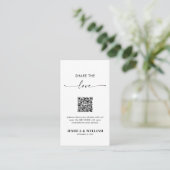 Moderne kalligrafie scriptie Deel de liefde QR-cod Informatiekaartje (Staand voorkant)