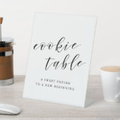 Moderne kalligrafie trouwtafel met koekjes reclamebord met voetstuk (Insitu)