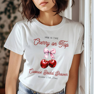 Moderne Kers Op Roze Strik Bruidsdouche T-shirt