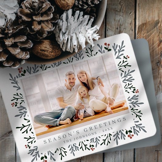 Moderne kerstavond en botanische bessen feestdagenkaart