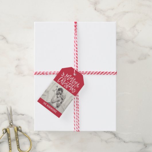 Moderne kerstfoto met rood script cadeaulabel (Met Touw)