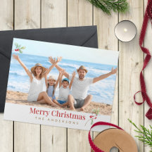 Moderne kerstkaart met familiefoto in rood design