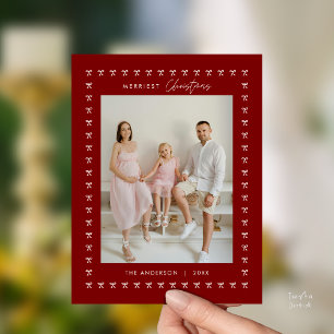 Moderne Kerstmis Familiefoto met Dieprode Strikpat Briefkaart