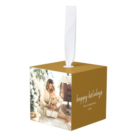 Moderne kerststijlvolle minimalistische Manuscript Kubus Ornament (Voorkant hoekig)