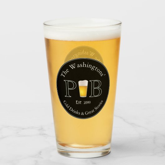 Moderne klassieke pub Drink glazen pint bierglas (Voorkant gevuld)