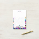 Moderne kleurrijke driehoek geometrisch patroon post-it® notes (Op bureau)