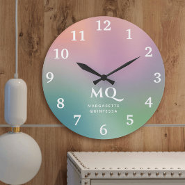 Moderne kleurrijke pastel en witte monogram Initia Ronde Klok