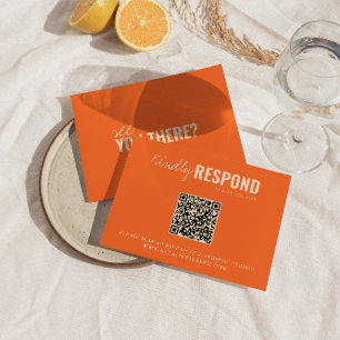 Moderne kleurrijke retro grillige QR-code bruiloft RSVP Kaartje