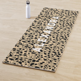 Moderne koele zandbeige luipaardpatroon en naam yogamat