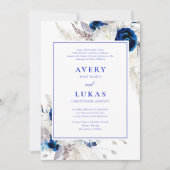 Moderne Koninklijke Blauwe & Witte Bloemen Bruilof Kaart (Voorkant)