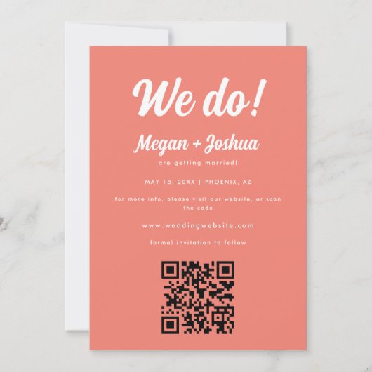 Moderne Koraalroze QR-code & Foto Bruiloft Save The Date (Voorkant)
