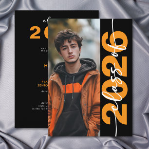 Moderne Krachtige Oranje Typografie Grad Aankondig Kaart