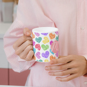 Moderne Levendige Regenboog Doodle Harten Monogram Koffiemok