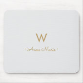 Moderne Lichtgrijze Gouden Script Monogram Muismat (Voorkant)