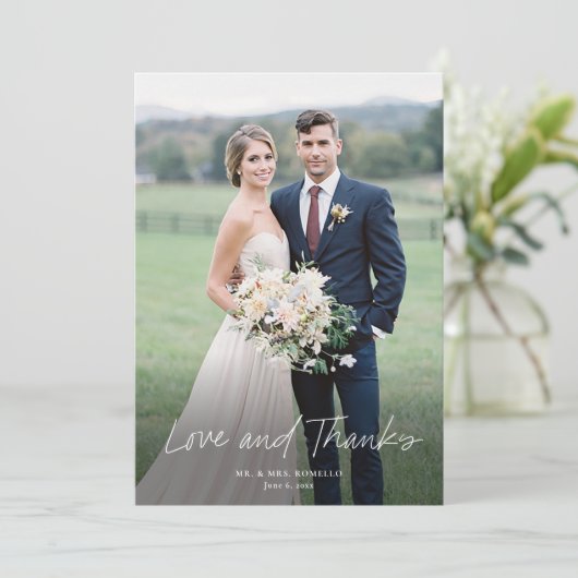 Moderne Liefde en Dank Script Foto Huwelijk Bedankkaart (Staand voorkant)
