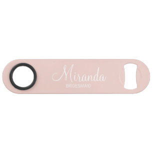 Moderne Manuscript Gepersonaliseerde Bridesmaid Speed Flessenopener