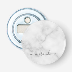 Moderne Manuscript Gepersonaliseerde Naam Witte Ma Button Flesopener